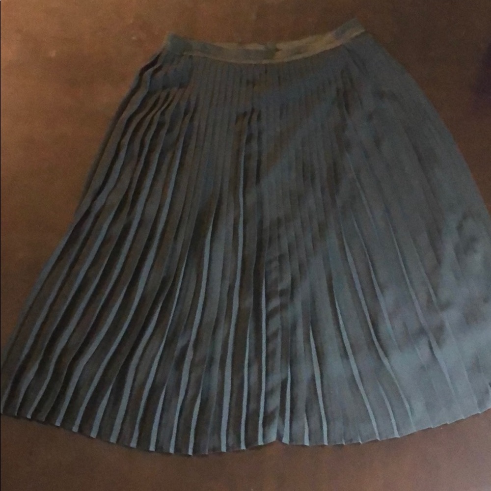 Pleated skirt